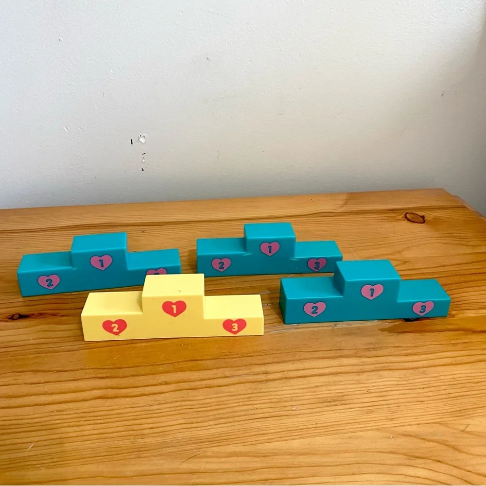 Vintage 90s Puppy In My Pocket Hasbro Show Stand Set of 4